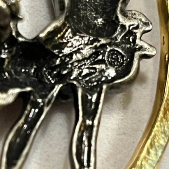 Vintage  Marilyn Monroe gold tone pewter brooch pin signed - Picture 3 of 4